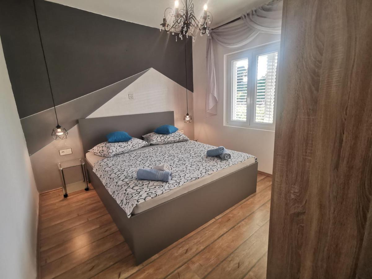Apartments Rezek Supetarska Draga Eksteriør bilde