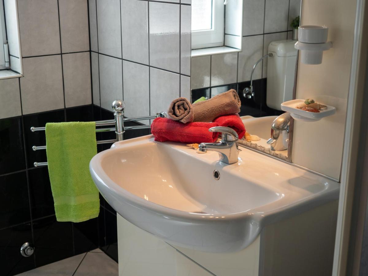 Apartments Rezek Supetarska Draga Eksteriør bilde