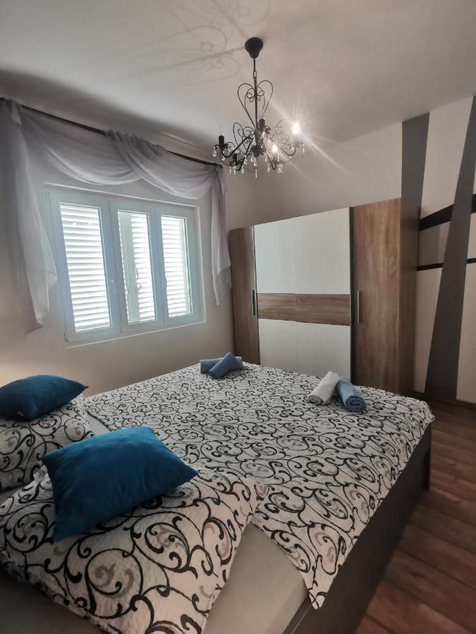 Apartments Rezek Supetarska Draga Eksteriør bilde
